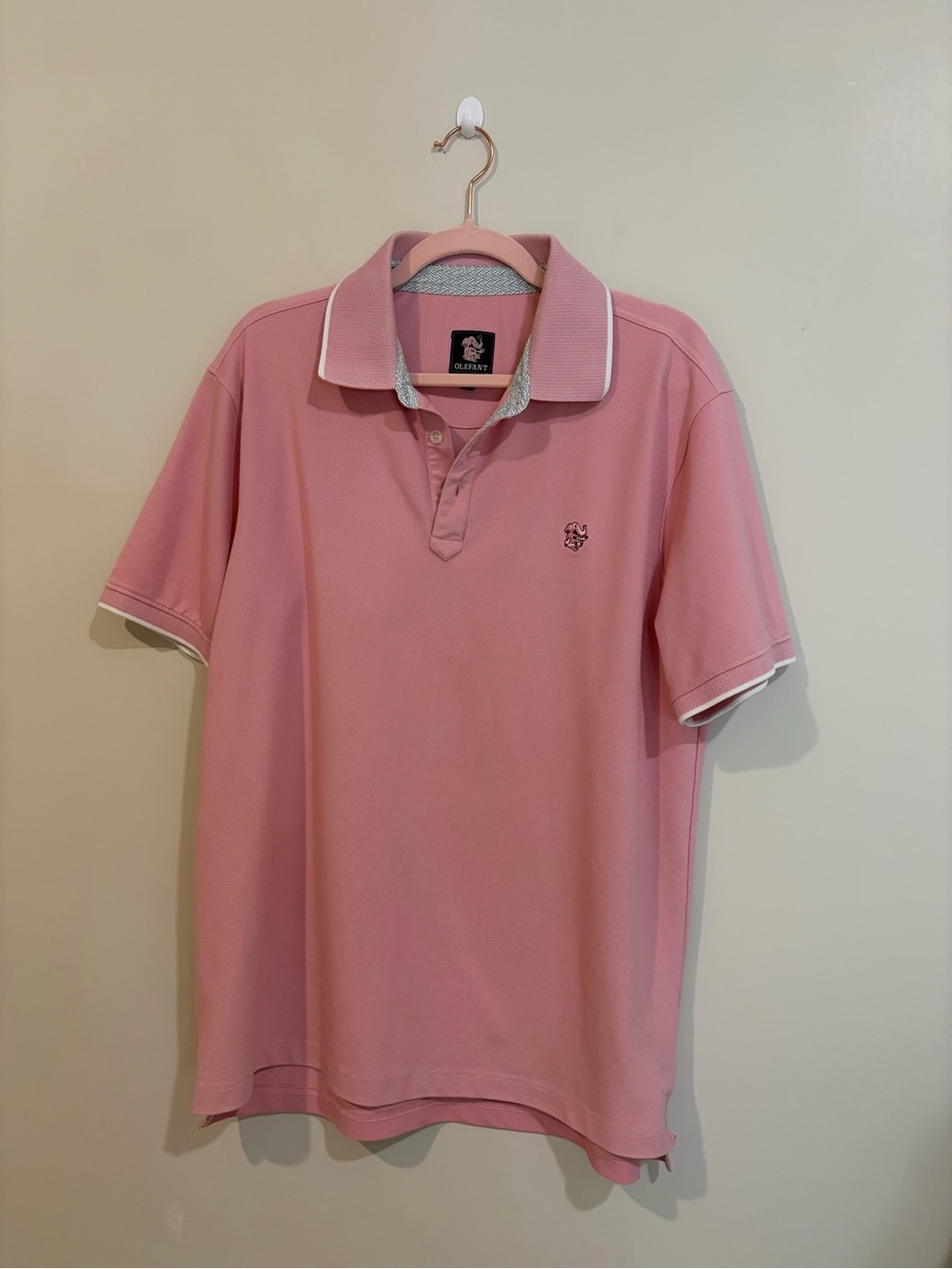 Classic Men’s Pink Polo with Contrast Trim -